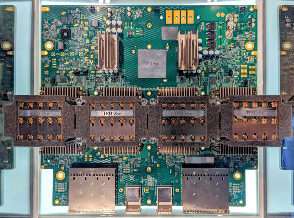 DeepSeek掀起算力革命，英伟达挑战加剧，ASIC芯片悄然崛起