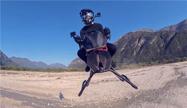 国外一公司推出“空中自行车”：可垂直起飞、极速200公里/时