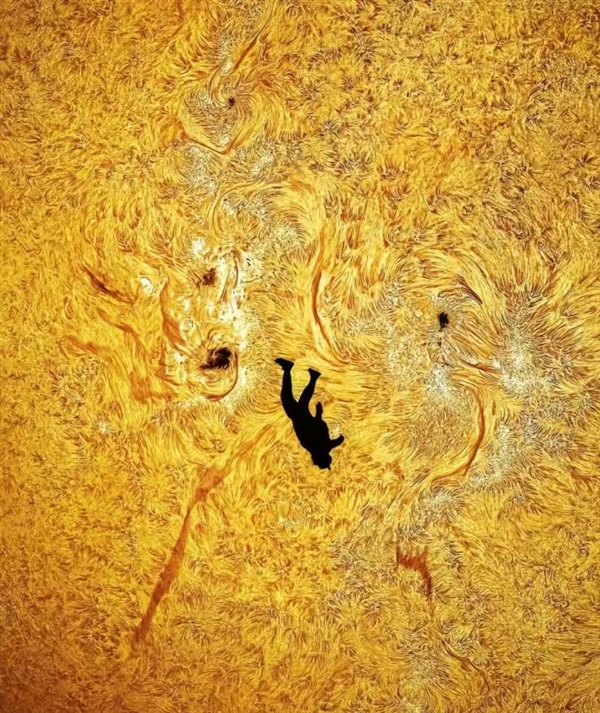 摄影师拍下“人类坠入太阳”震撼画面：1070米高空跳下 100%实拍