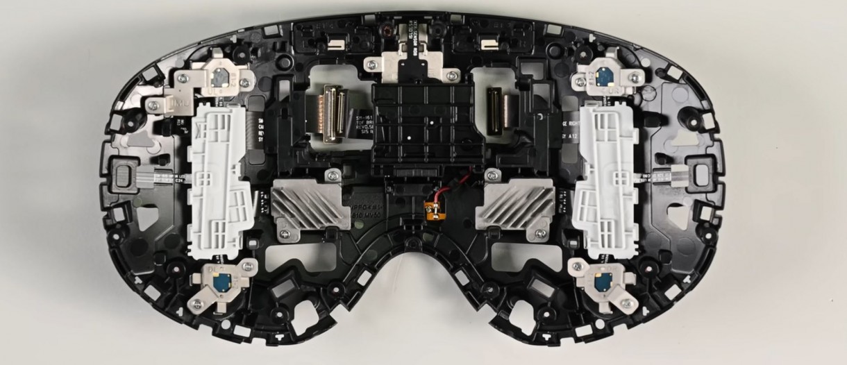 三星Galaxy XR的拆解揭示了非常有趣的机身结构